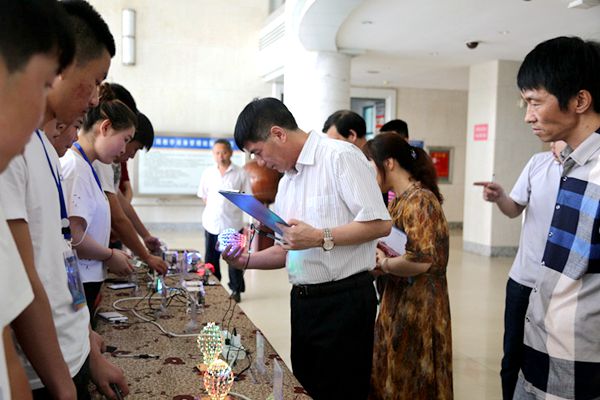 评委现场打分